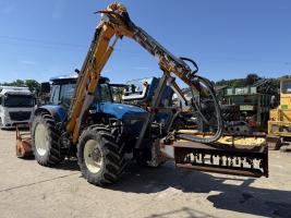 New Holland&nbsp;TM 130&nbsp;