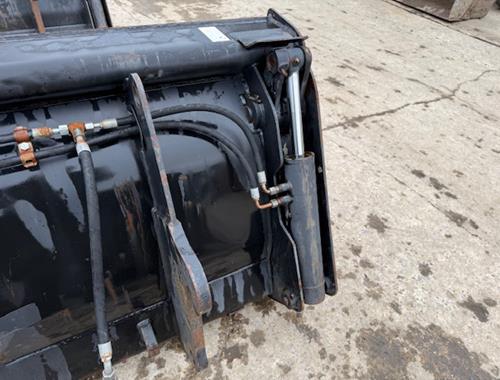 337-8940 - CAT 906 - Pièces