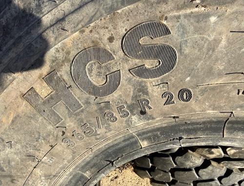 Continental Off Road HCS 365/85R20 - Ref 148