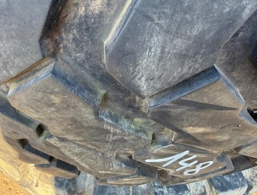 Continental Off Road HCS 365/85R20 - Ref 148