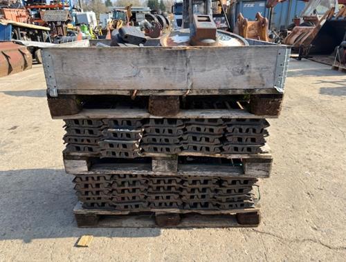 Bodenpaltten - CAT 318-320-323-324-326 - 800 mm - Ref 163